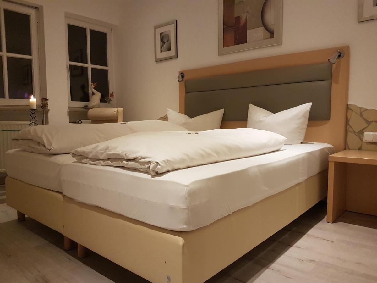 Seebauer-Hotel Die Ente Von Wassertrüdingen Extérieur photo